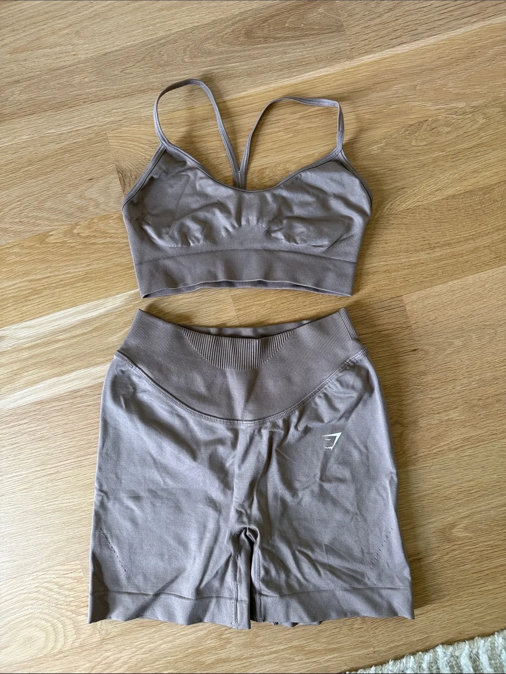 Women’s gymshark seamless sports bra and Shorts Set fossil brown